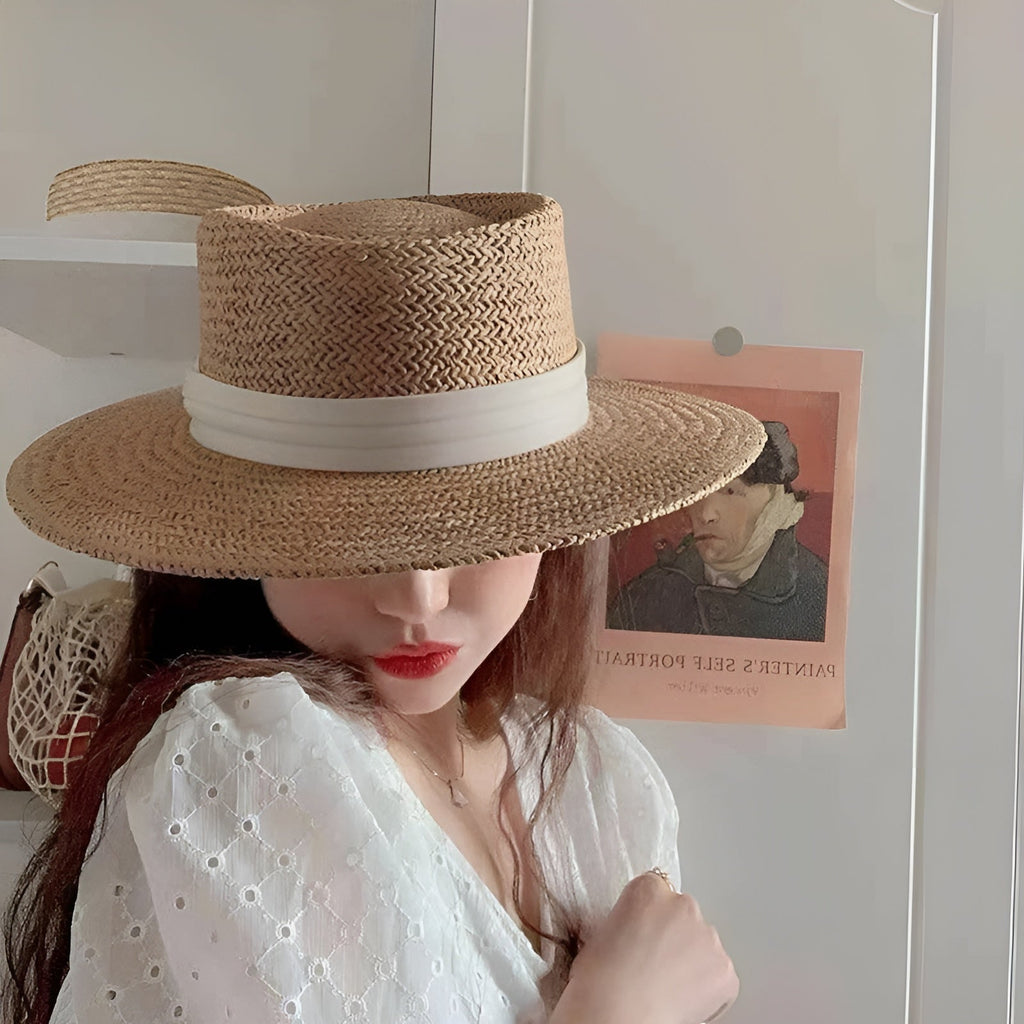 Chapeau de Paille Style Canotier – Bord Plat et Ruban
