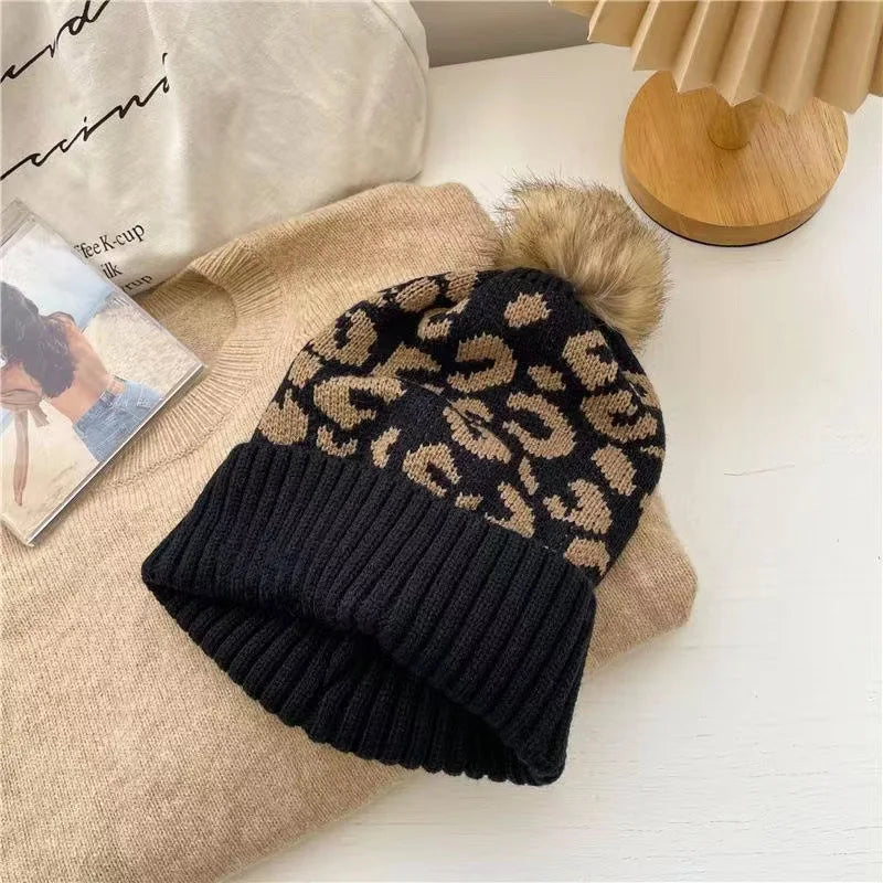 Bonnet Femme Léopard avec Pompon Douillet – Cheelyah
