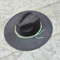 Chapeau Fedora – Texture Suédée avec Cordon Perlé