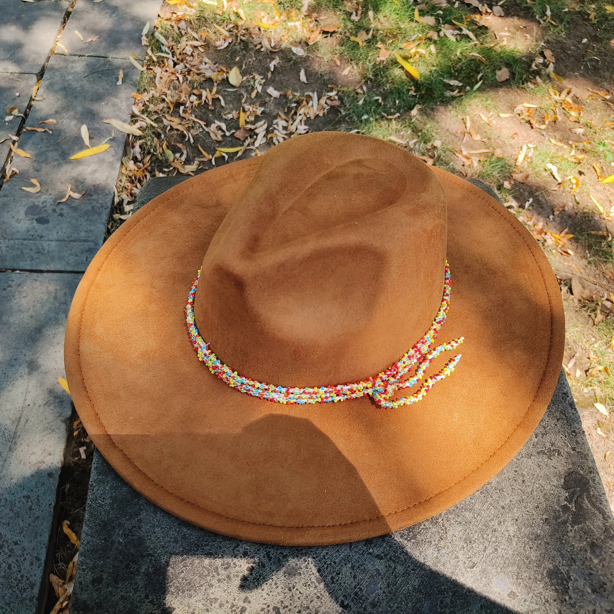 Chapeau Fedora – Texture Suédée avec Cordon Perlé